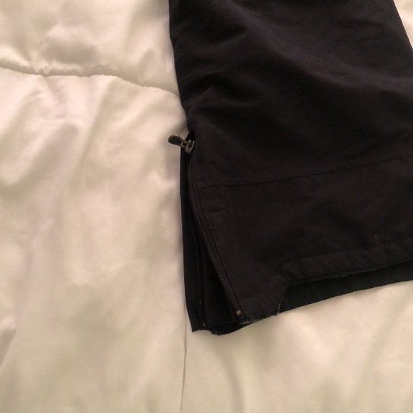 Empyre Clothing black ski pants with multiple zipper pockets & Velcro waistband - Picture 12 of 14